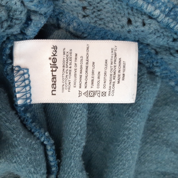 Naartji Velvet and Lace Dress - Picture 5 of 6